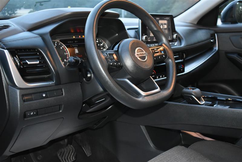 2021 Nissan Rogue SV photo 15