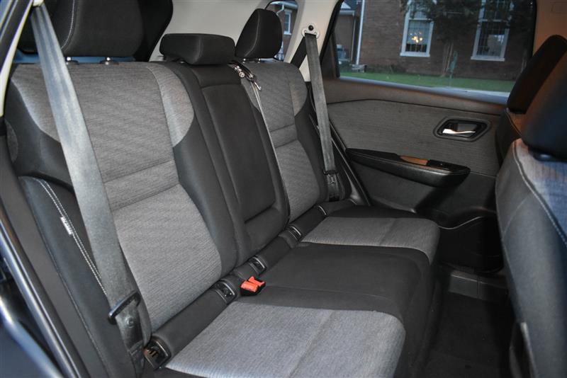 2021 Nissan Rogue SV photo 24