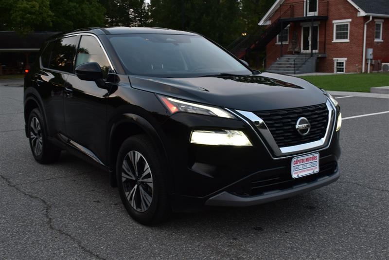2021 Nissan Rogue SV photo 2