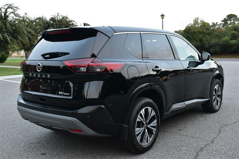 2021 Nissan Rogue SV photo 4