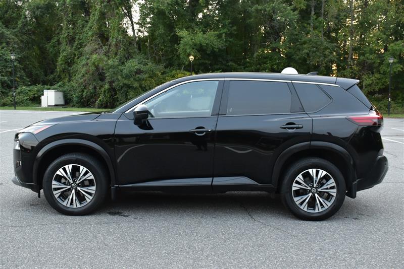 2021 Nissan Rogue SV photo 7