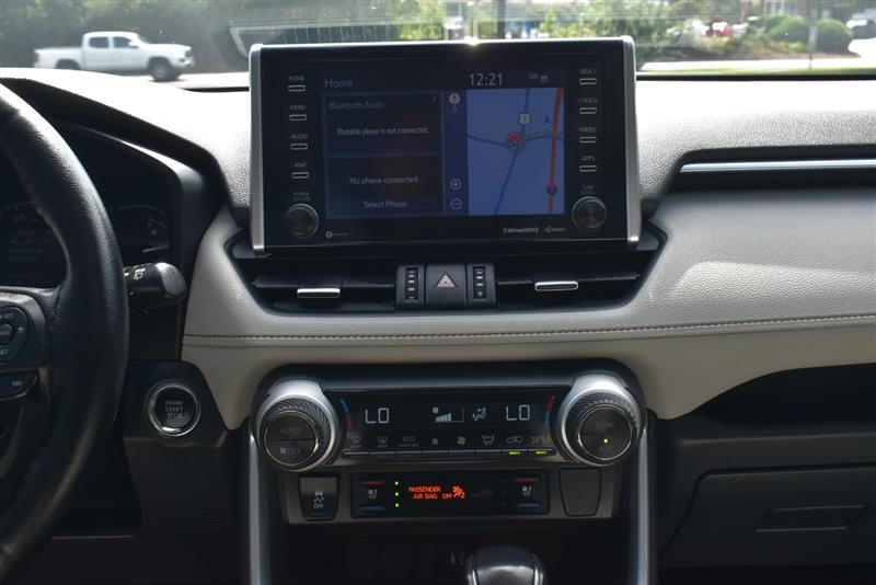 2019 Toyota RAV4 Limited photo 8