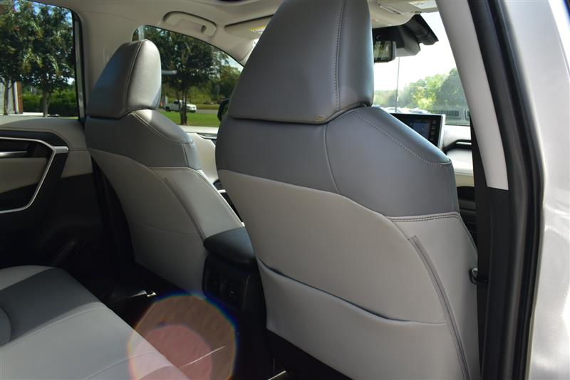 2019 Toyota RAV4 Limited photo 22