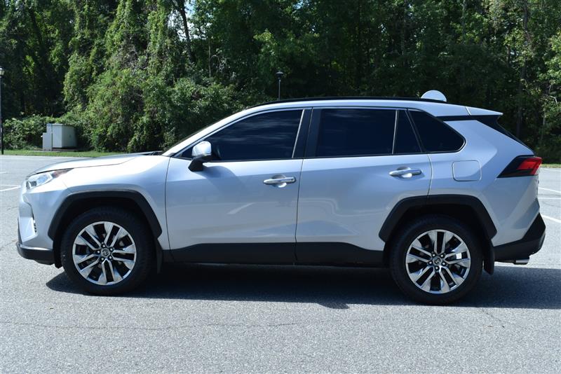 2019 Toyota RAV4 Limited photo 5