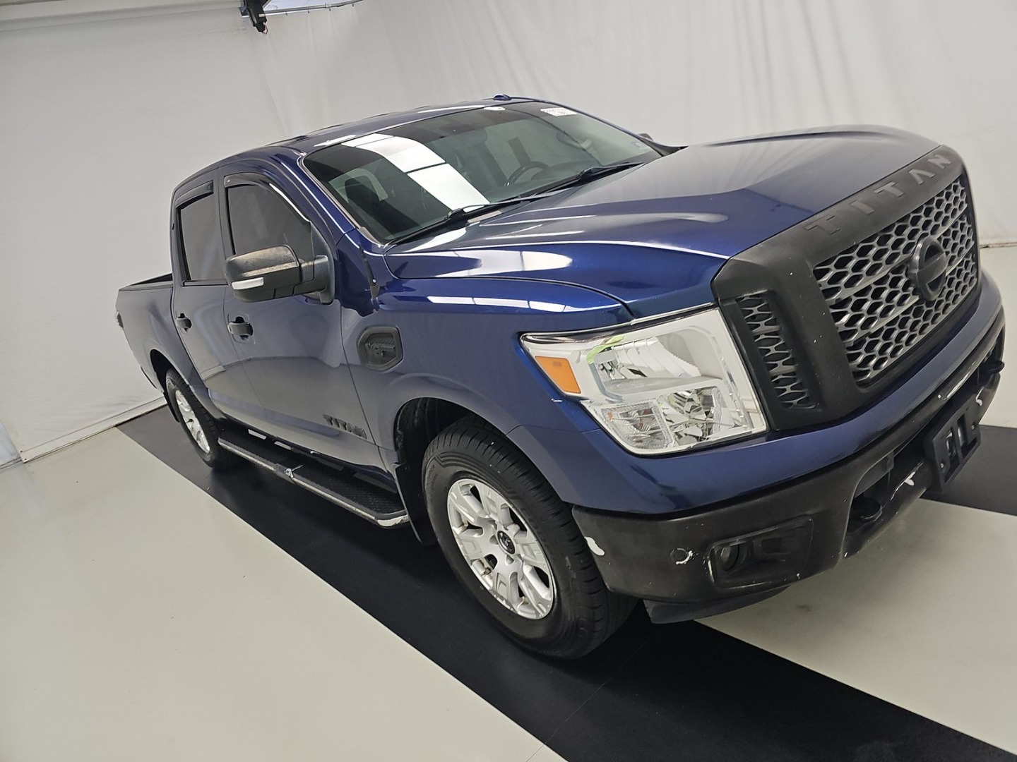 2017 Nissan Titan