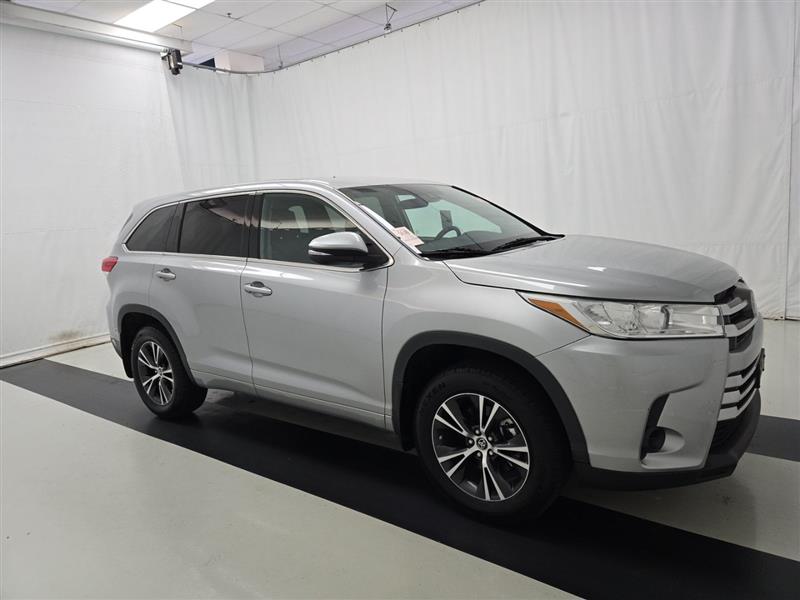 2018 TOYOTA HIGHLANDER LE