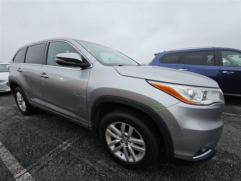2015 TOYOTA HIGHLANDER LE
