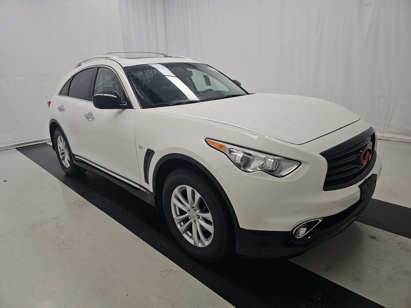 2015 INFINITI QX70