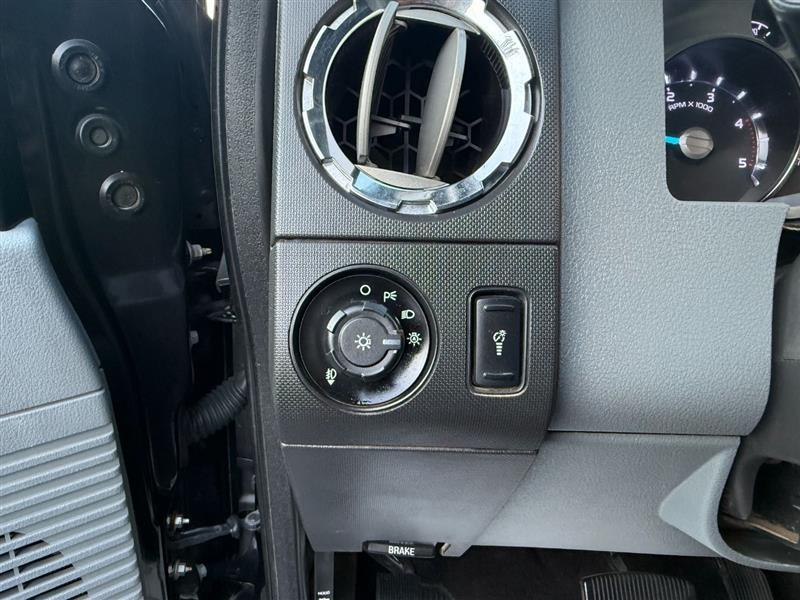 2015 Ford F-250 XLT photo 33