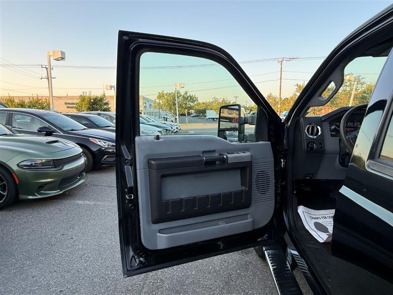 2015 Ford F-250 XLT photo 35