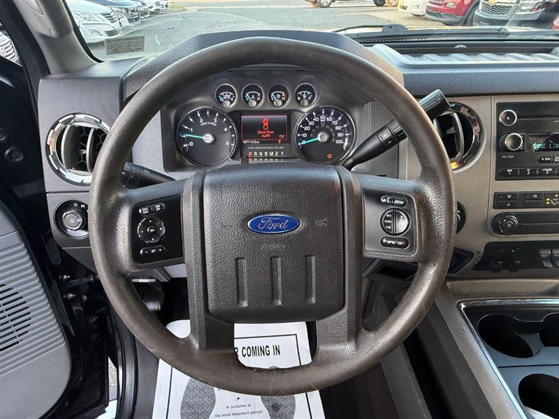 2015 Ford F-250 XLT photo 19