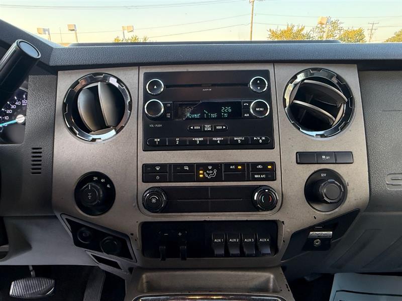 2015 Ford F-250 XLT photo 30