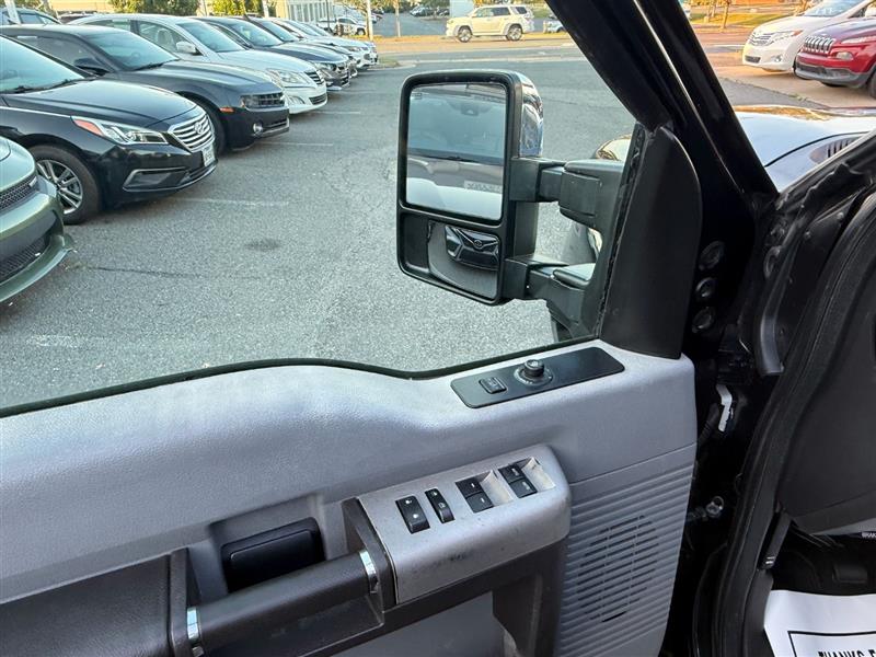 2015 Ford F-250 XLT photo 29