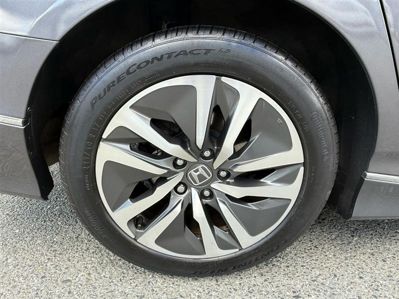2018 Honda Accord Hybrid EX-L photo 18