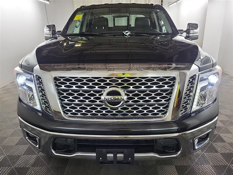 2019 Nissan Titan SL photo 2