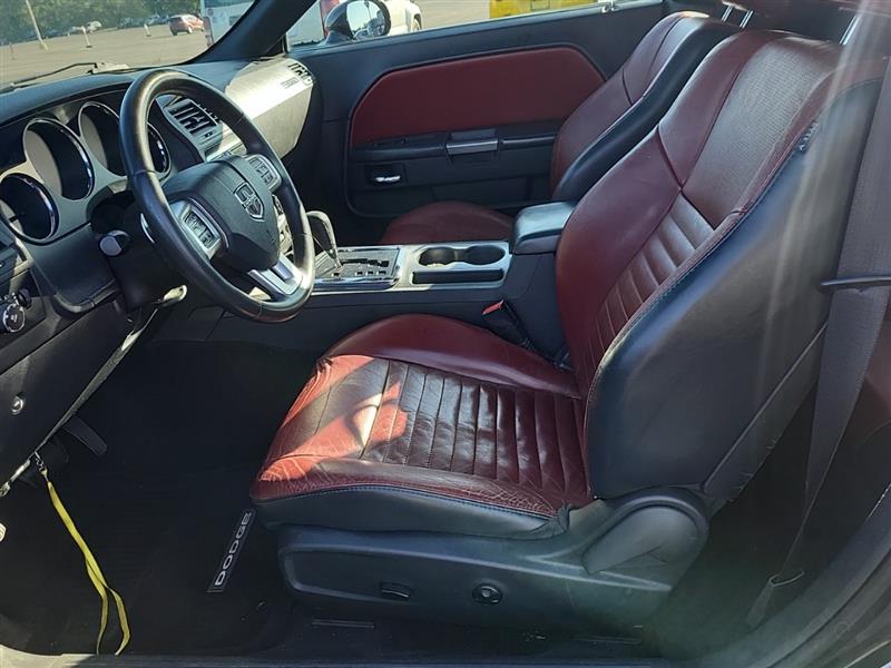 2014 Dodge Challenger R/T Plus photo 9
