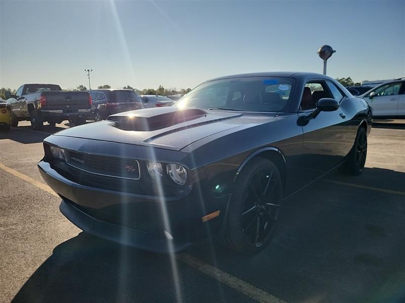 2014 Dodge Challenger R/T Plus photo 3