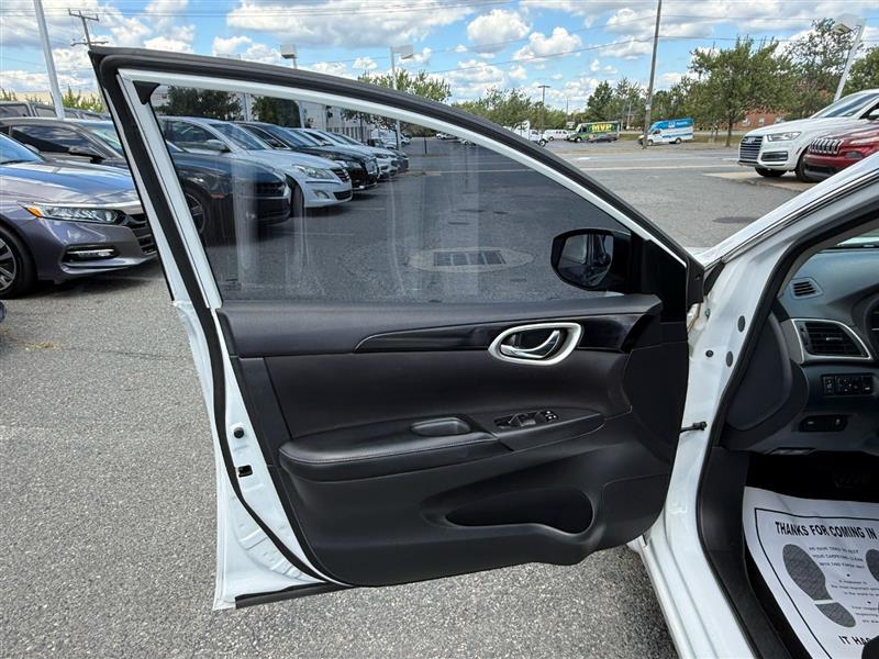 2019 Nissan Sentra SV photo 18
