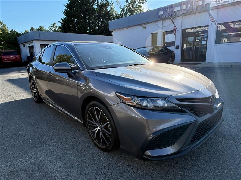 2021 Toyota Camry SE photo 6