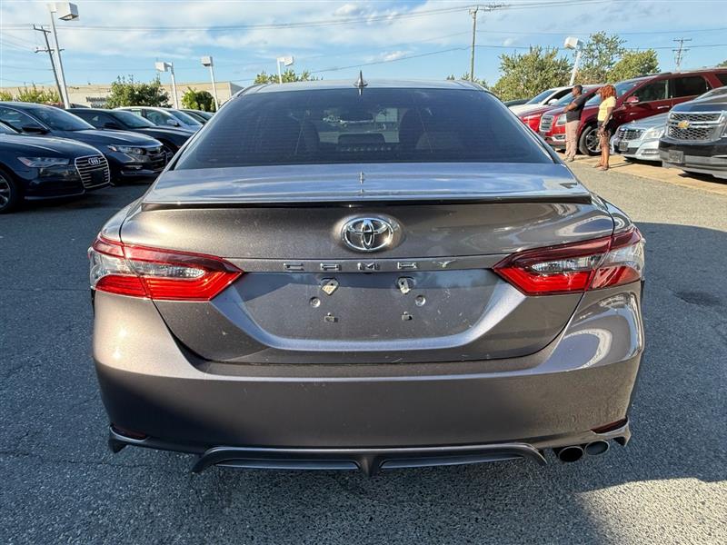 2021 Toyota Camry SE photo 11