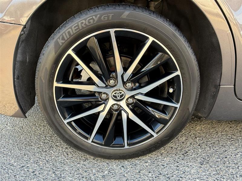 2021 Toyota Camry SE photo 42