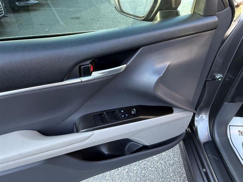 2021 Toyota Camry SE photo 45