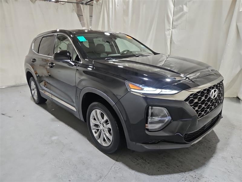 2019 Hyundai Santa Fe SE photo 3