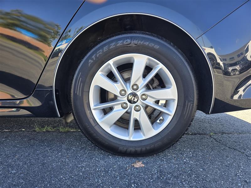 2016 Kia Optima LX photo 8