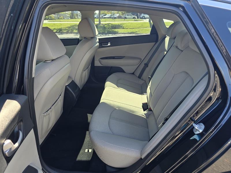 2016 Kia Optima LX photo 18