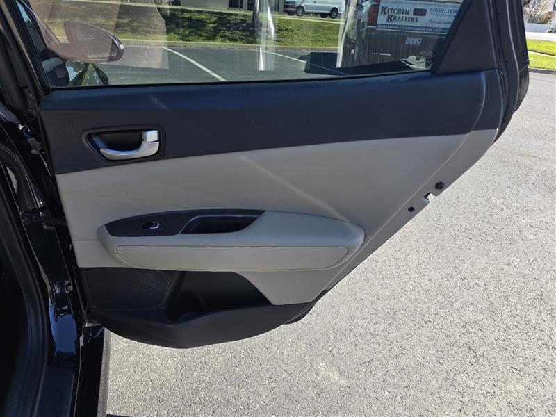 2016 Kia Optima LX photo 29
