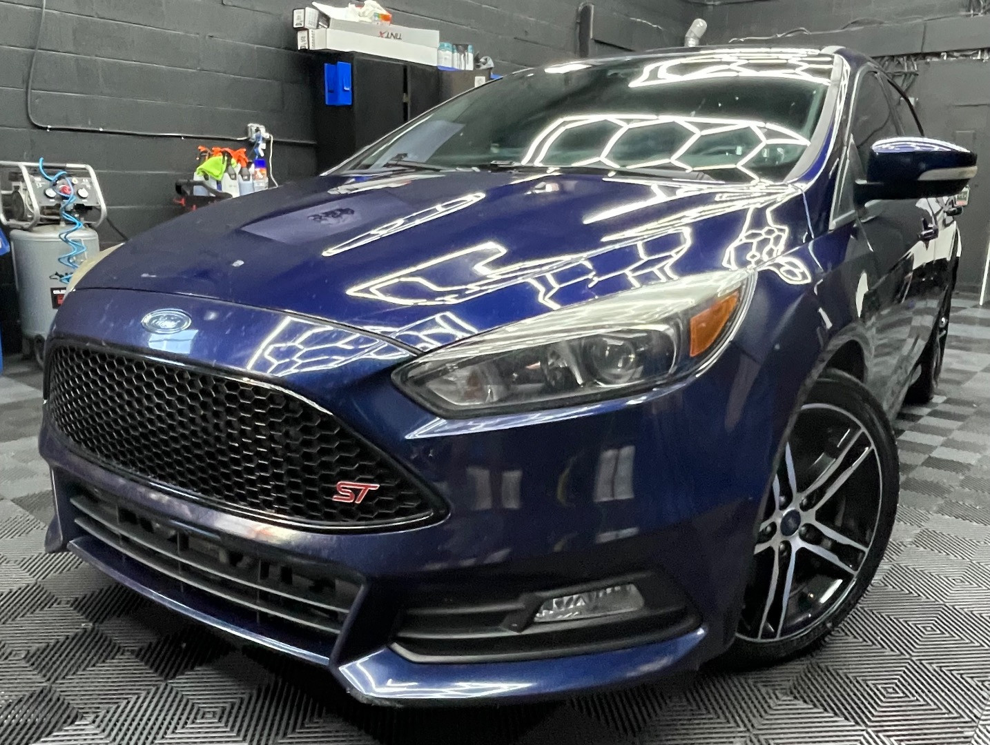 2017 Ford Focus ST's photo
