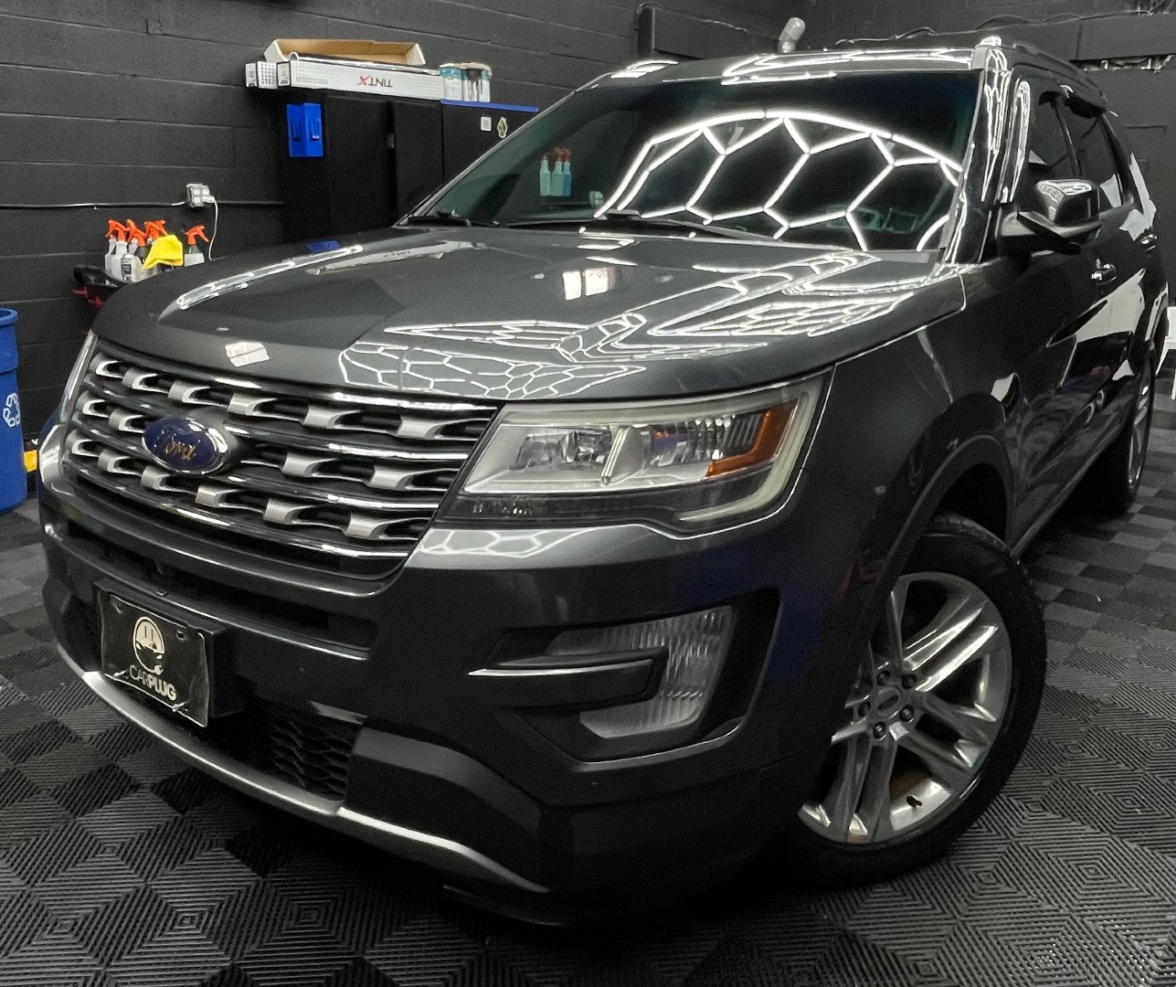 2016 Ford Explorer Limited's photo