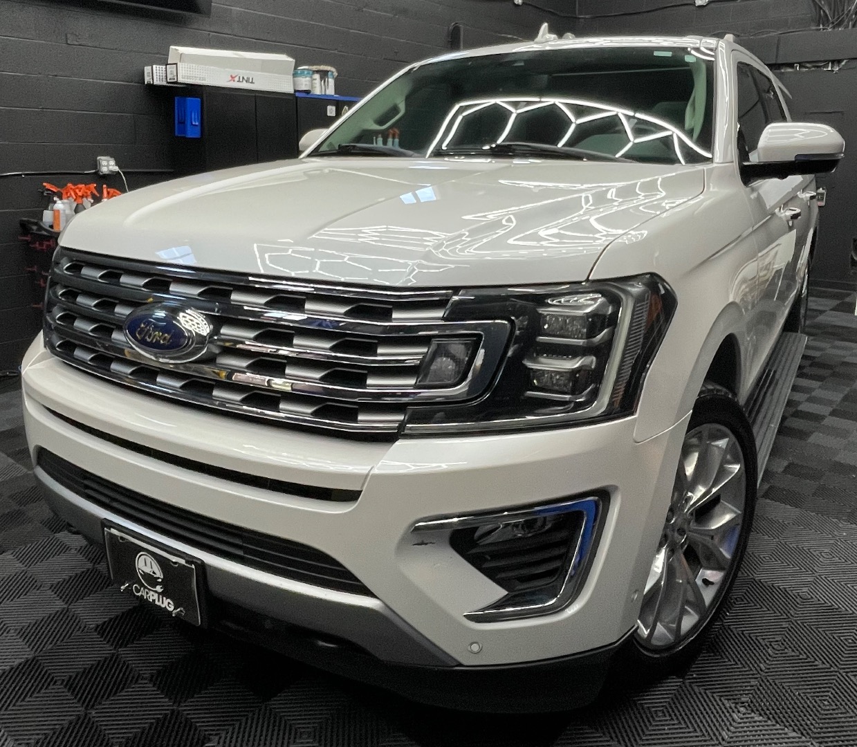 2018 Ford Expedition Limited's photo