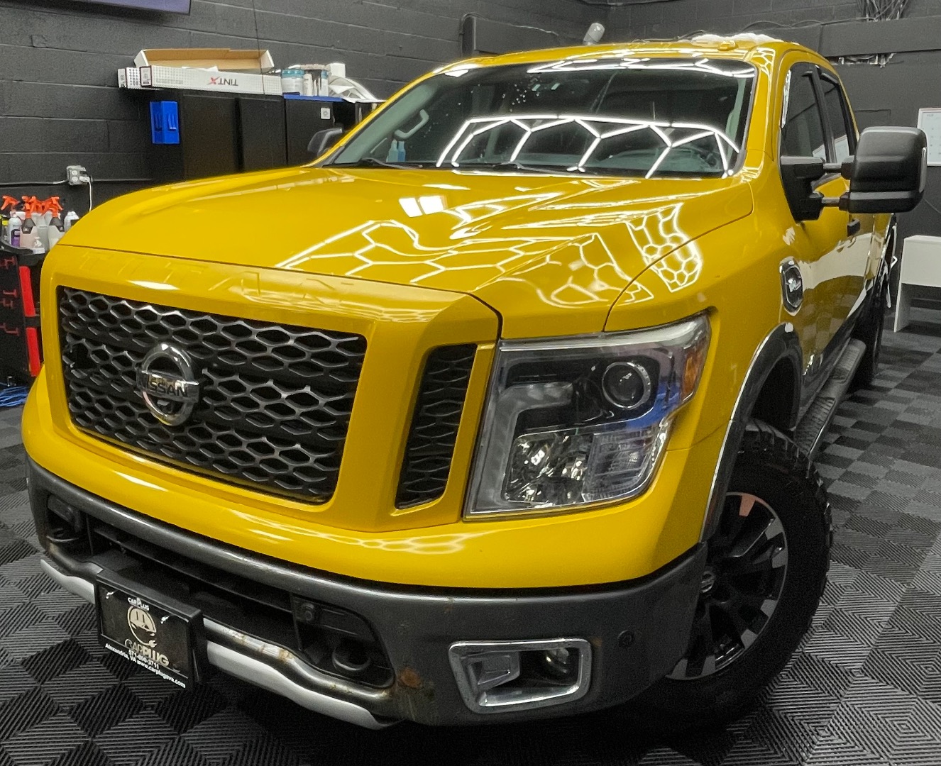 2017 Nissan Titan PRO-4X's photo