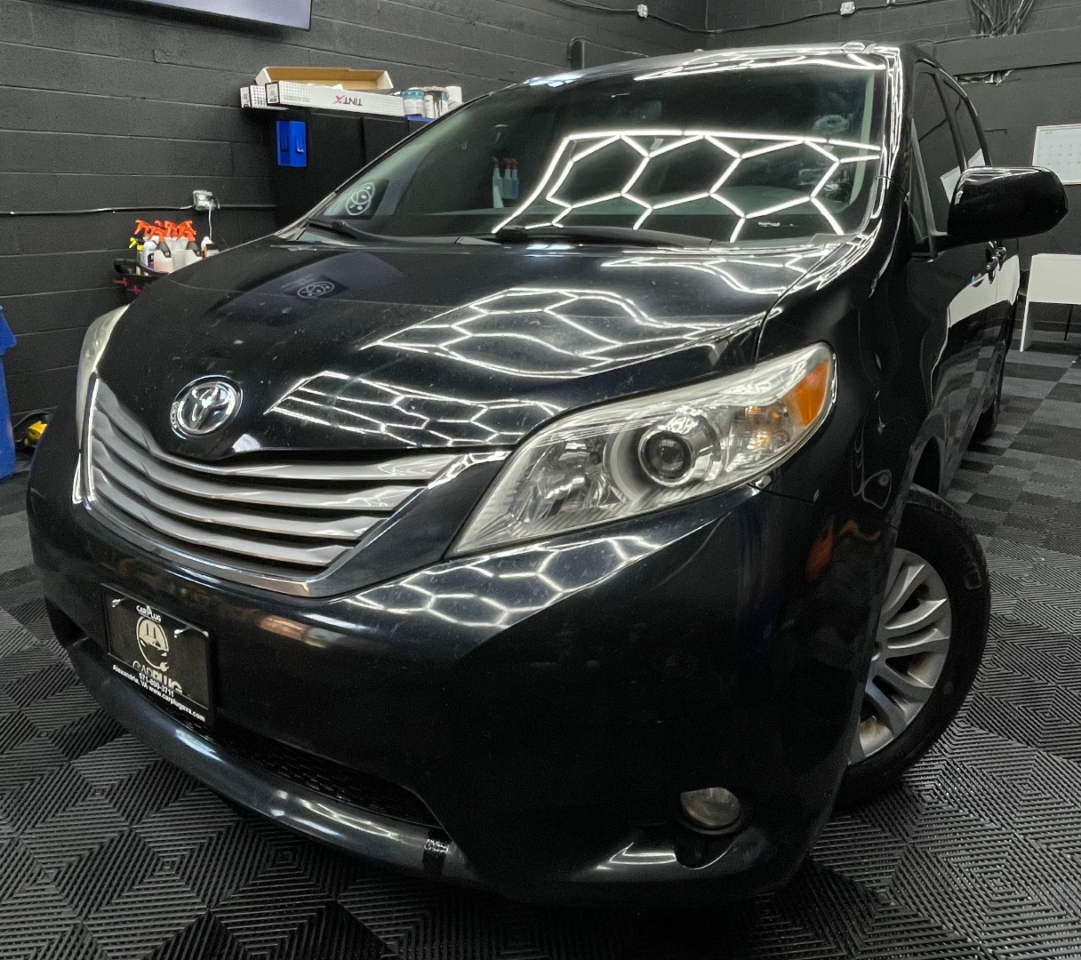2015 Toyota Sienna XLE's photo