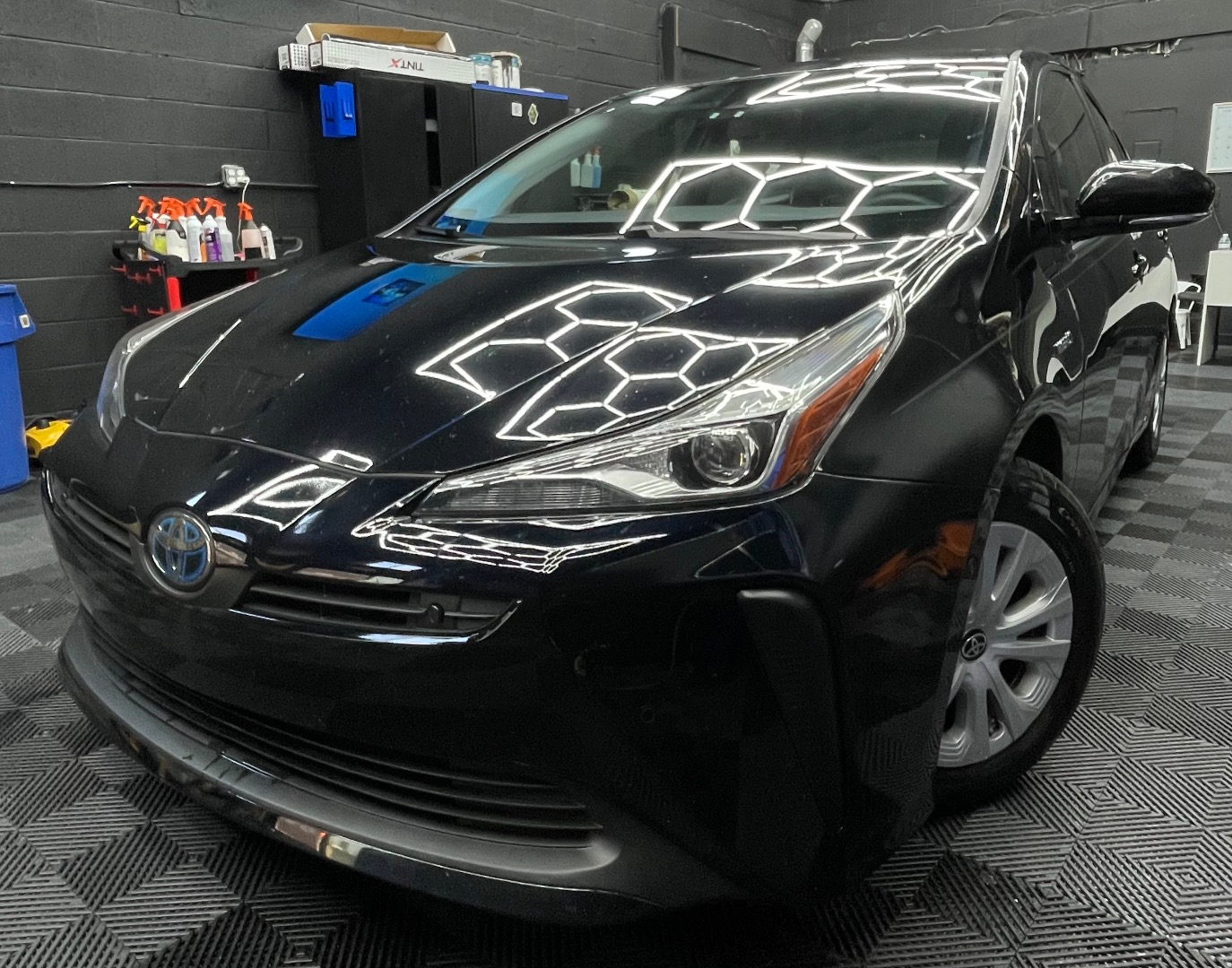 2020 Toyota Prius LE's photo