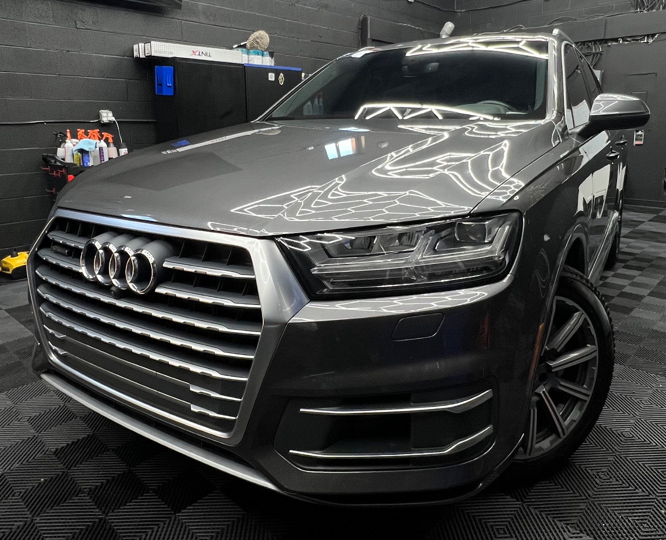 2018 Audi Q7 Premium Plus's photo