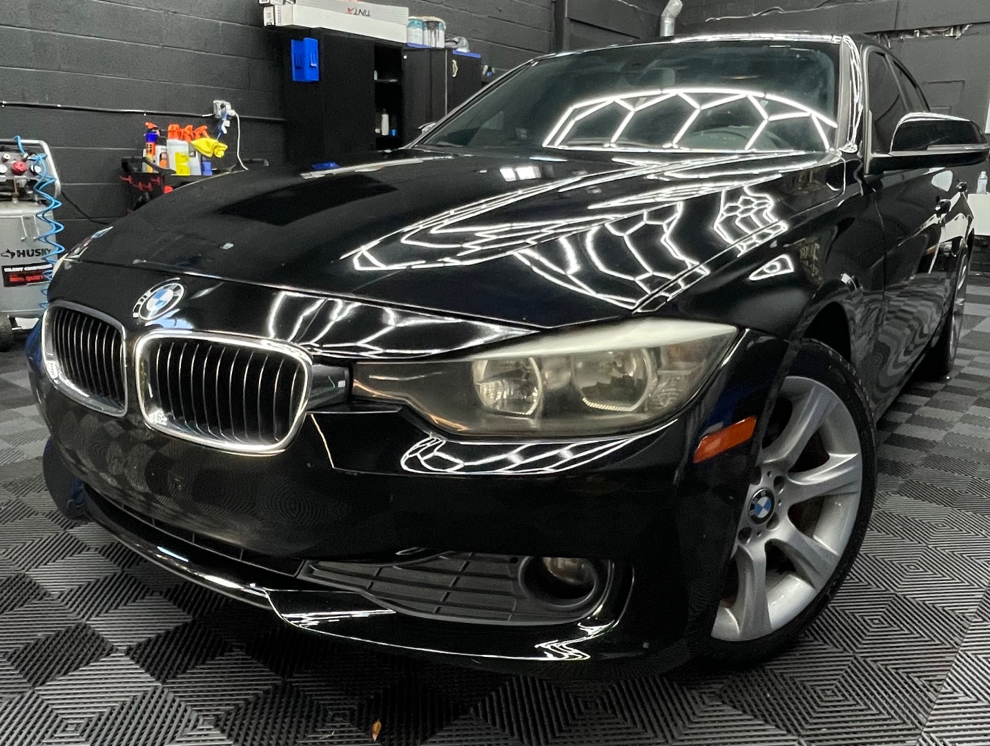 2013 BMW 3 Series 320i's photo