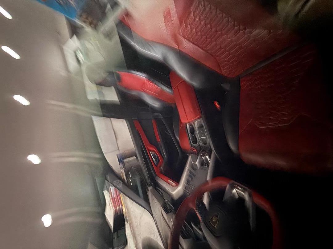 2019 Lamborghini Urus Base