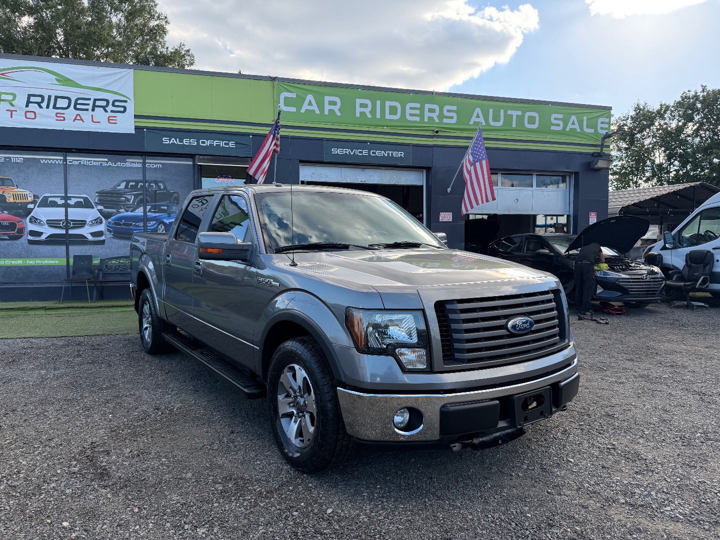 2011 Ford F-150 photo 2