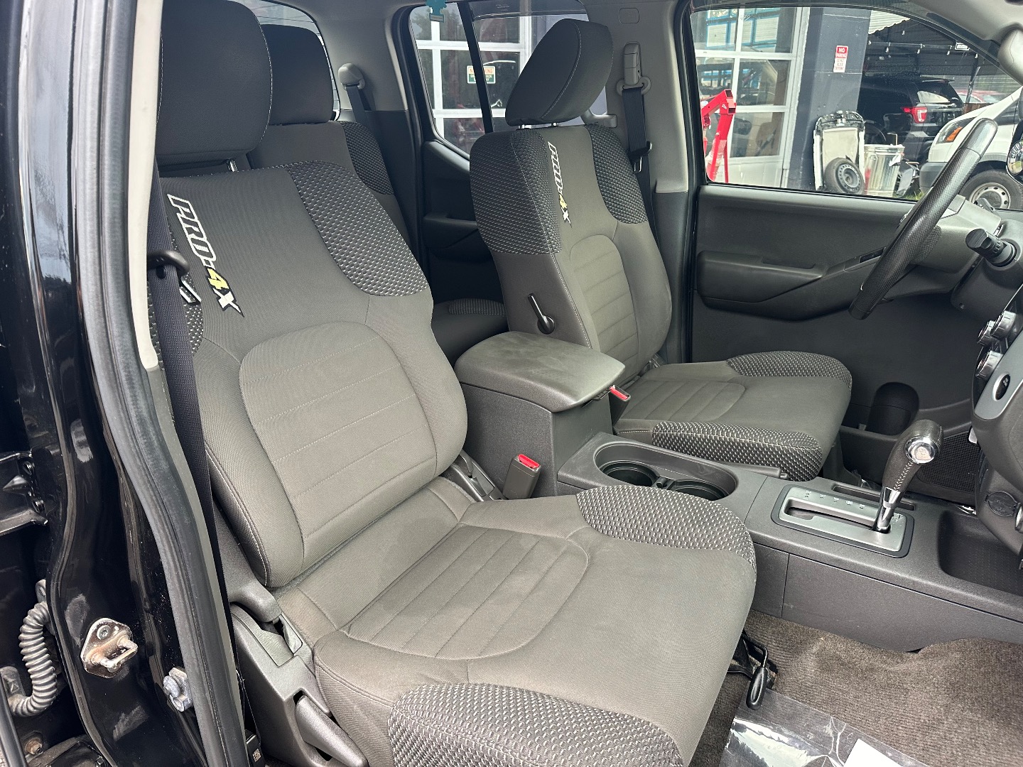 2013 Nissan Frontier PRO-4X photo 11