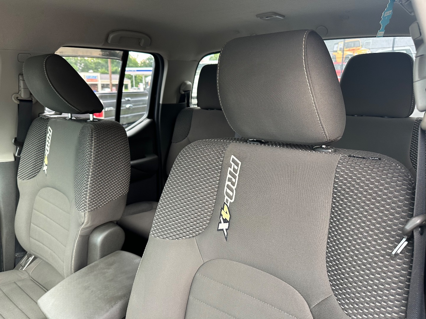 2013 Nissan Frontier PRO-4X photo 12