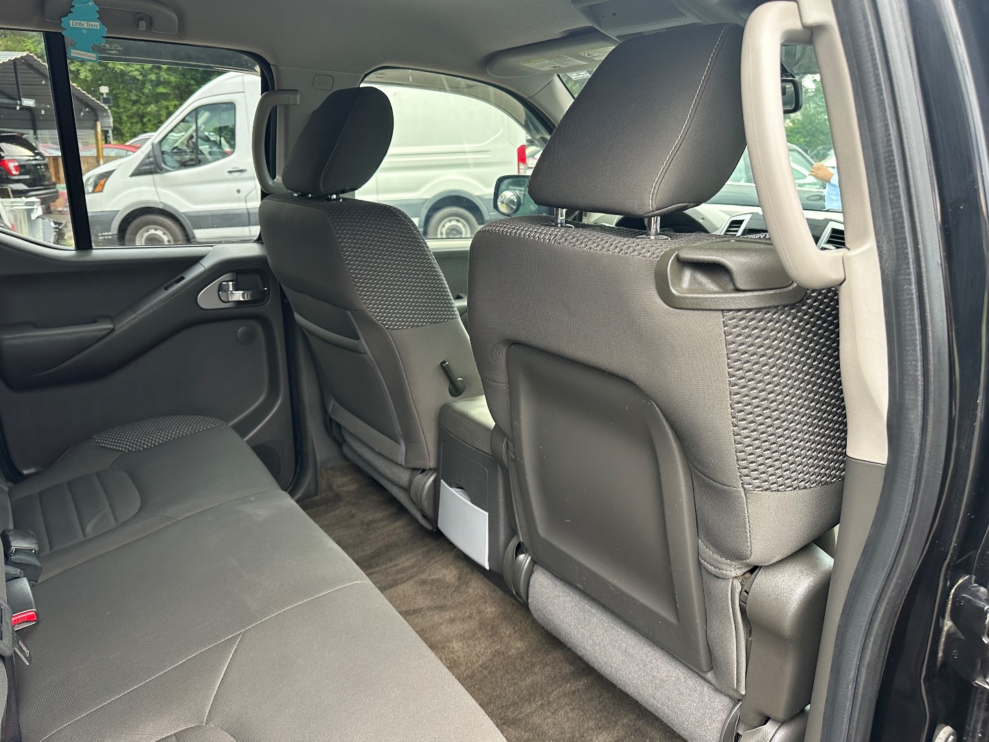 2013 Nissan Frontier PRO-4X photo 13