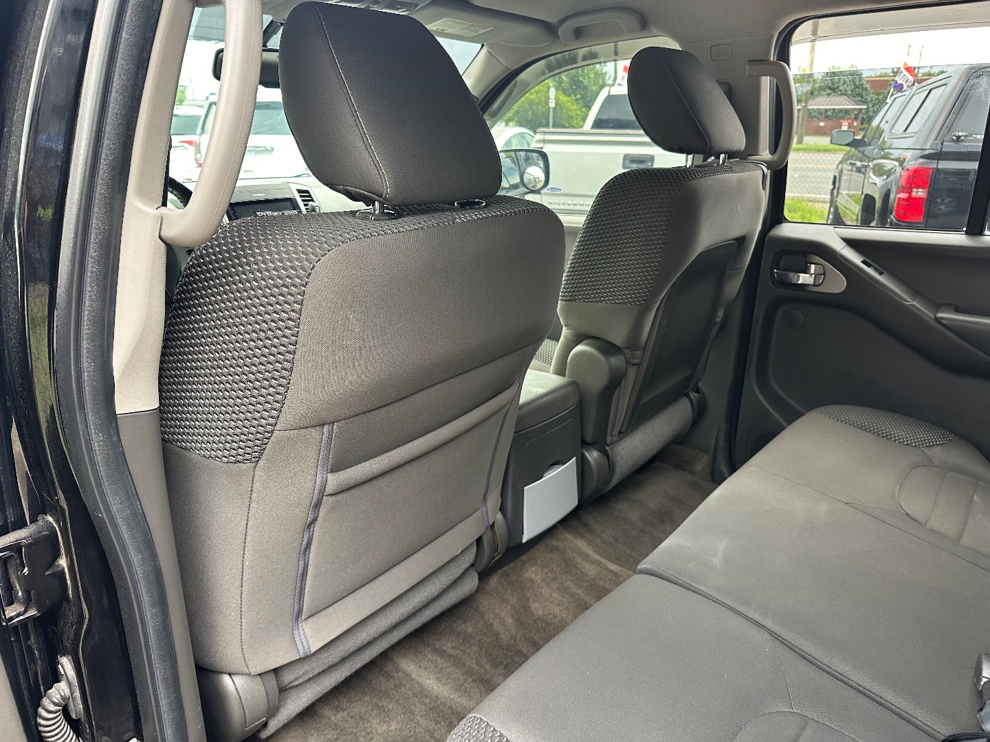 2013 Nissan Frontier PRO-4X photo 15