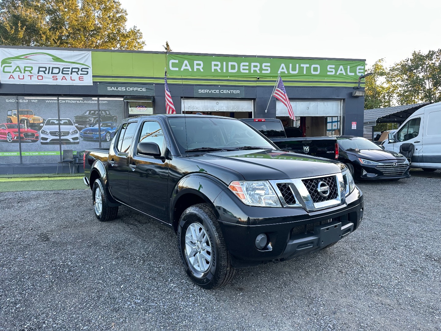 2016 Nissan Frontier SV photo 3