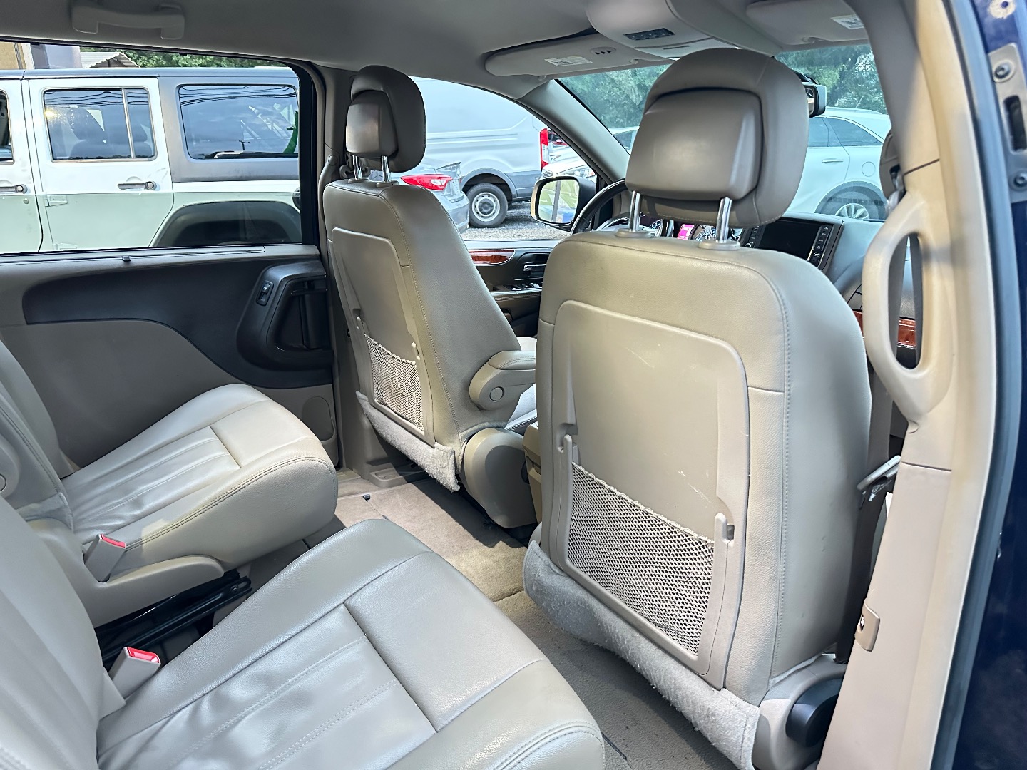 2015 Chrysler Town & Country Touring photo 18
