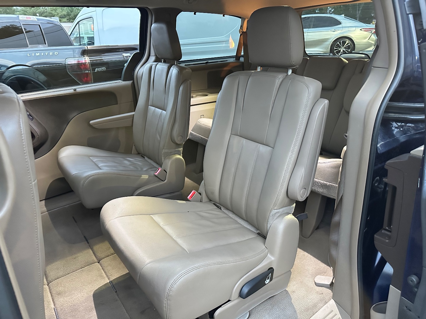 2015 Chrysler Town & Country Touring photo 20
