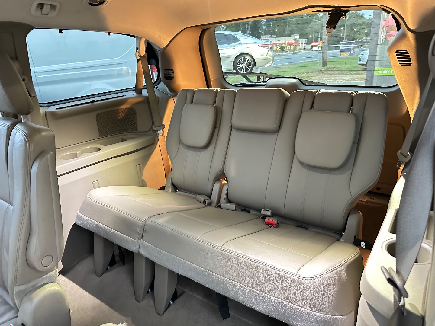 2015 Chrysler Town & Country Touring photo 22