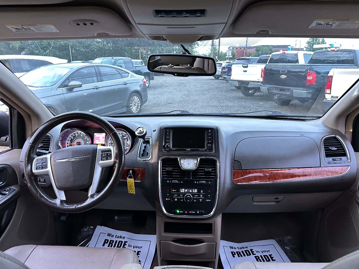 2015 Chrysler Town & Country Touring photo 23