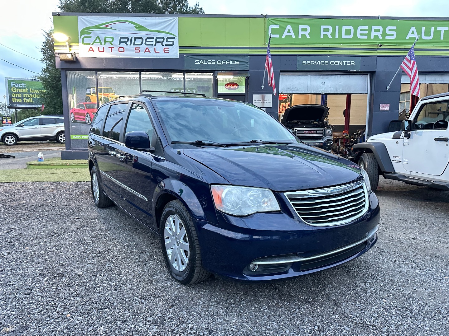 2015 Chrysler Town & Country Touring photo 3